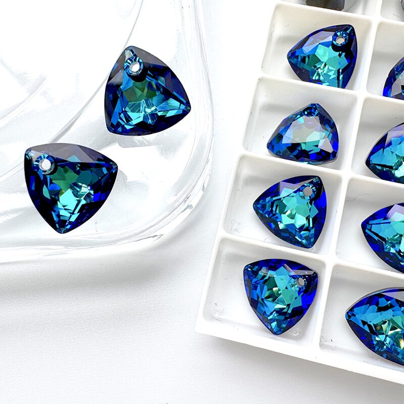 Кристалл SWAROVSKI Треугольник 10.5мм Цвет Crystal (001) Bermuda Blue (BB) №3478