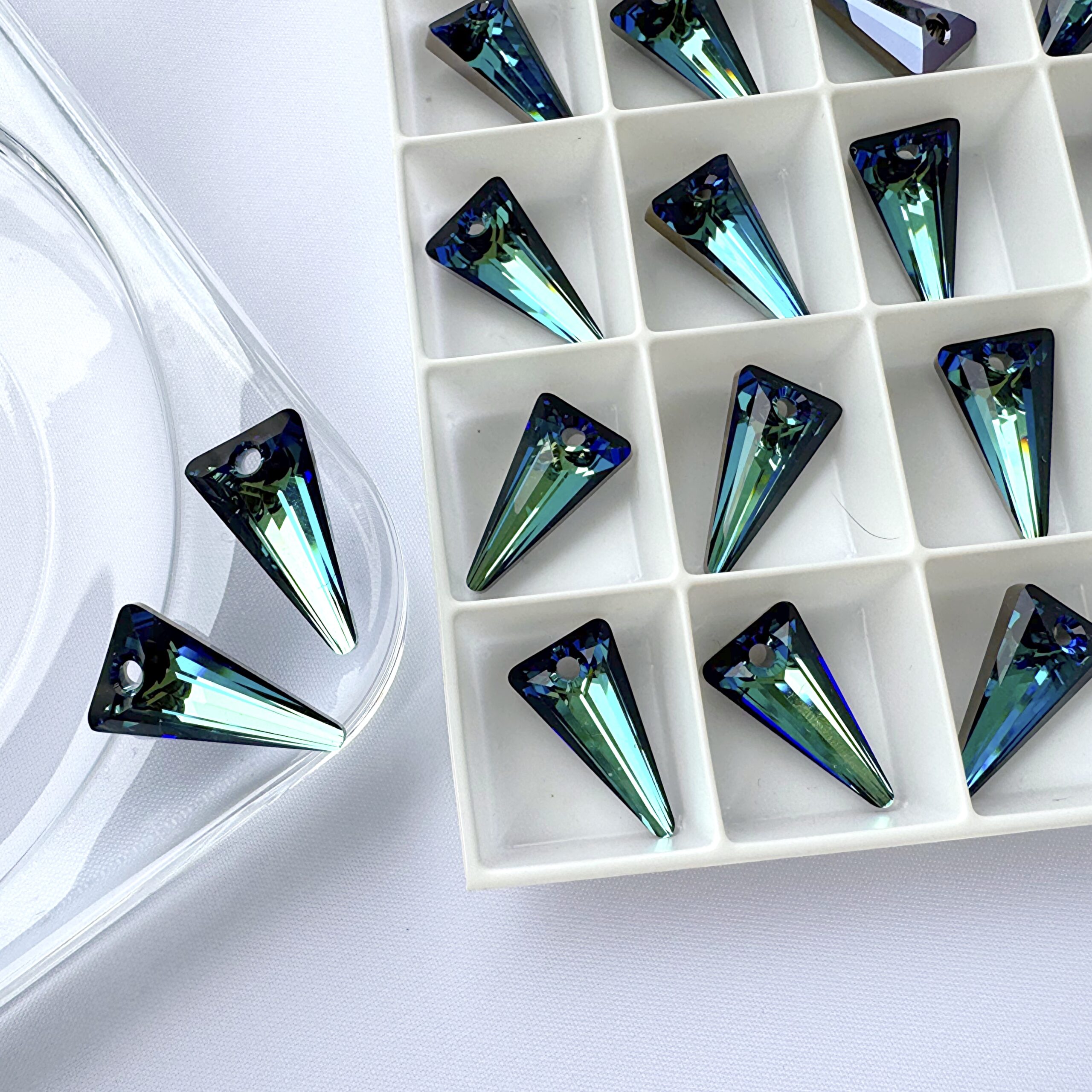 Кристалл SWAROVSKI Шип 18мм Цвет Bermuda Blue №3536 — изображение 12