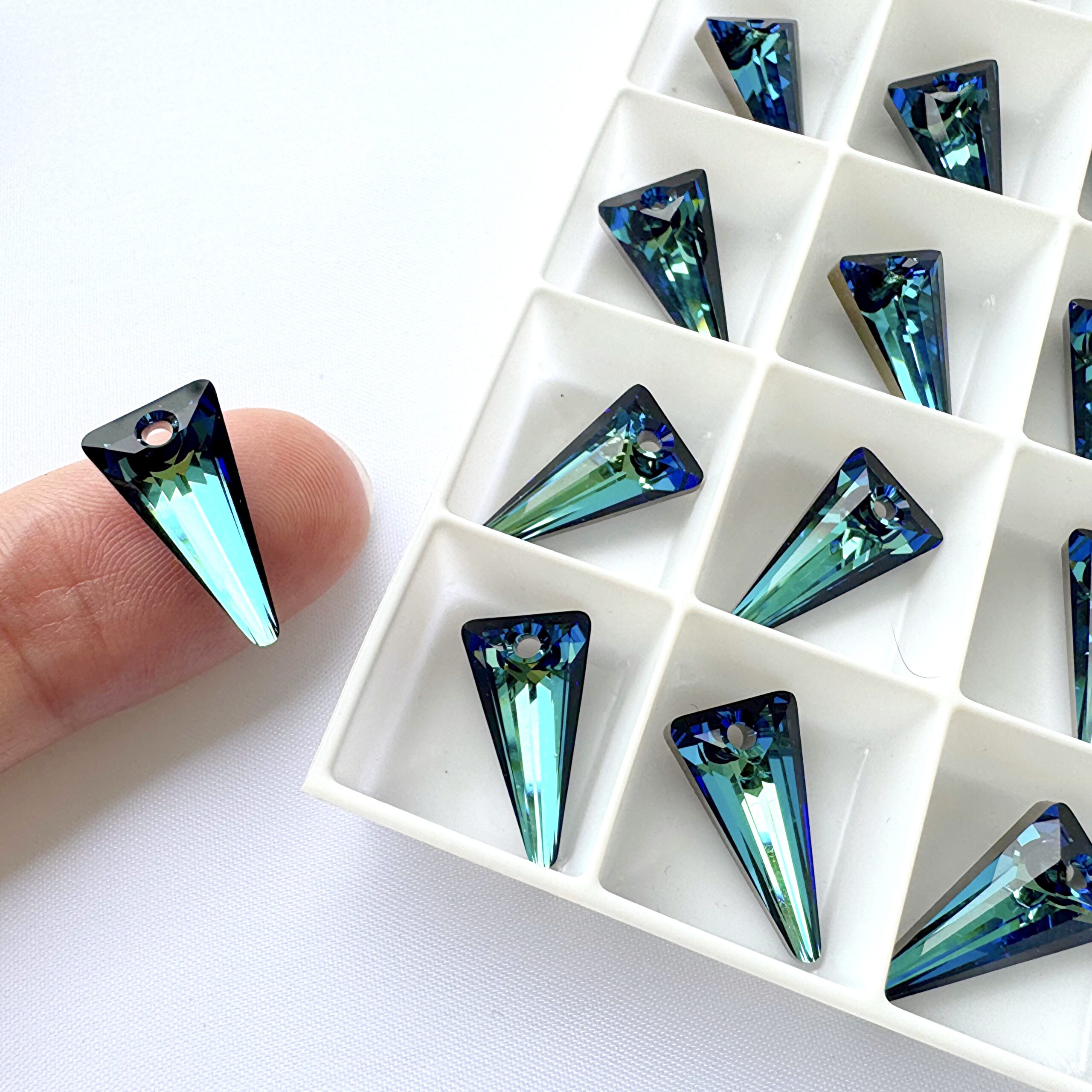 Кристалл SWAROVSKI Шип 18мм Цвет Bermuda Blue №3536 — изображение 11