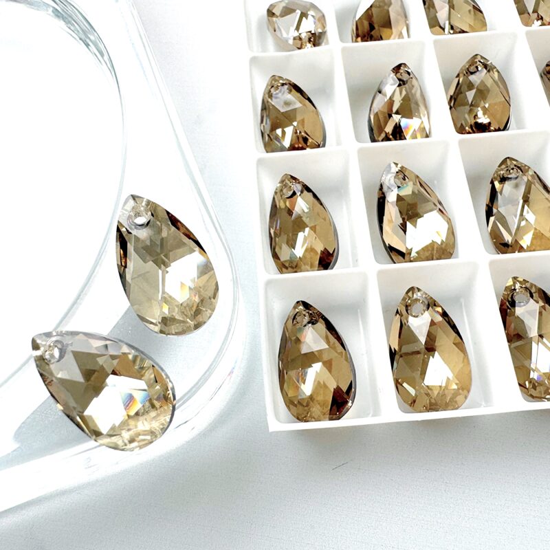 Кристалл SWAROVSKI Капля 16мм Цвет Bronze (код 001 BRON) №3599