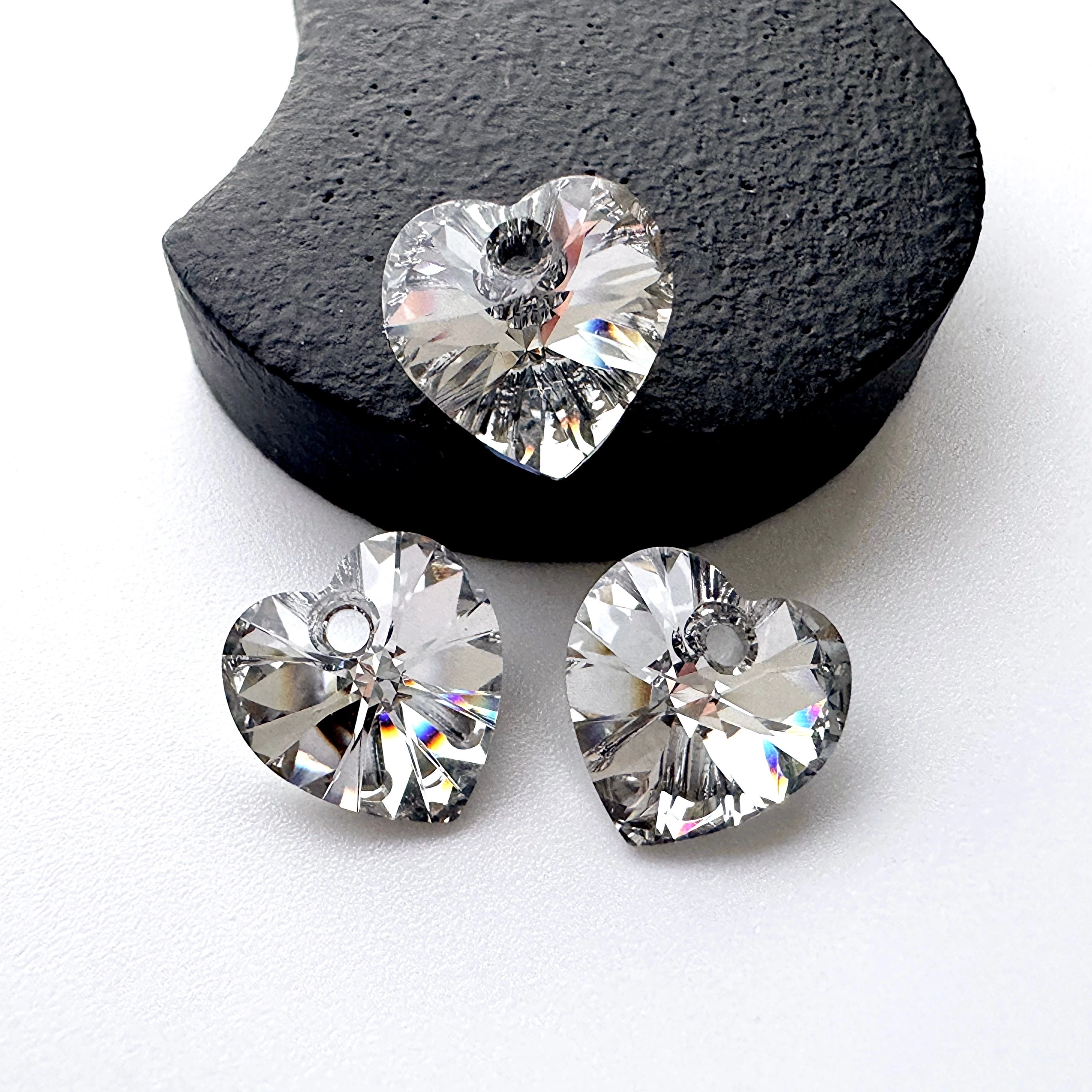 Кристалл SWAROVSKI Cердце 10мм Цвет Comet Argent Light (CAL) №3691 — изображение 5