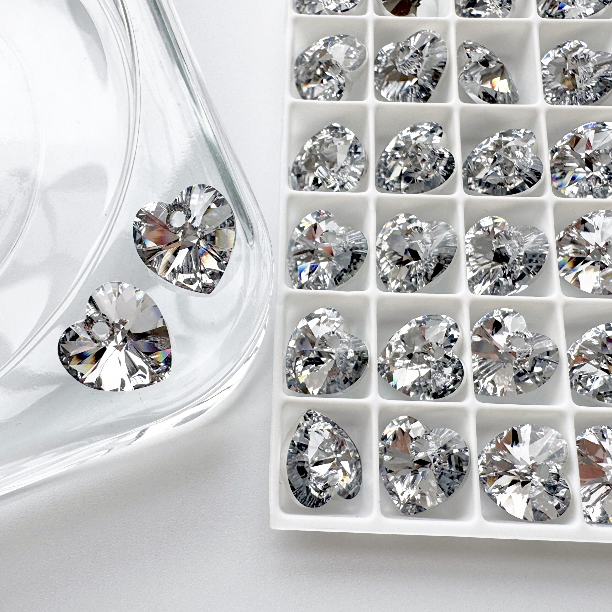 Кристалл SWAROVSKI Cердце 10мм Цвет Comet Argent Light (CAL) №3691 — изображение 9
